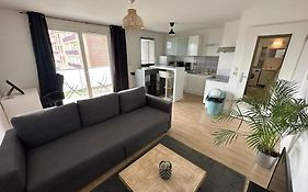 Appartement Proche Chu Avec Balcon Et Parking